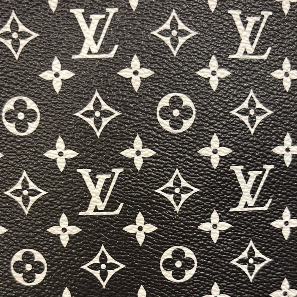 Louis Vuitton Limited Edition Monogram Black Neverfull Pouch - Picture 9 of 9